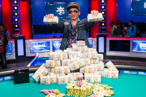 Qui Nguyen vince il 2016 WSOP $10.000 Main Event