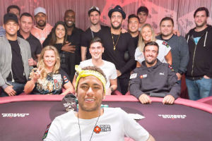 Neymar Jr raccoglie fondi per la sua organizzazione di beneficenza a un torneo di poker