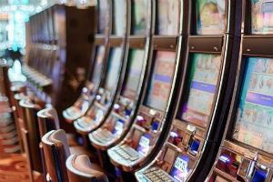 Gli italiani spendono in media 1 euro al giorno in giochi d’azzardo