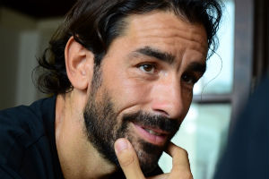 La leggenda del calcio francese Robert Pirès diventa testimonial di bwin