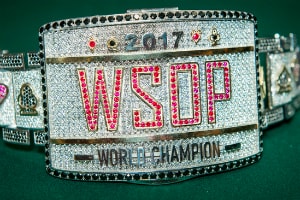 Scott Blumstein guida il tavolo finale del WSOP Main Event