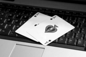 Che cosa mostrano i numeri relativi al settore del poker online negli ultimi anni?