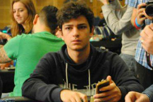 Enrico ‘Wh4TisL0v3’ Camosci vince il torneo €250 Night on Stars Super KO Edition di PokerStars