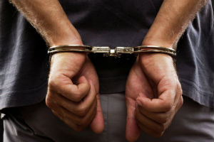 Dieci persone legate alla famiglia Lucchese arrestate per strozzinaggio e gioco d’azzardo illegale