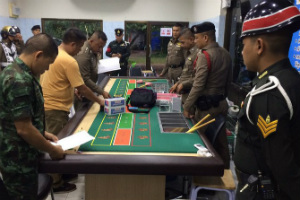 Il Raid della Polizia Tailandese sul Gioco d’Azzardo Fallisce, Uomo Anziano in Custodia
